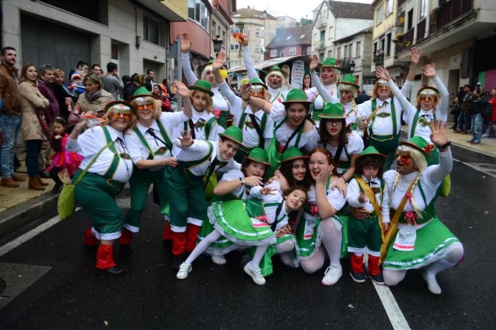 Moaña dice adiós al Entroido con el Enterro da Sardiña