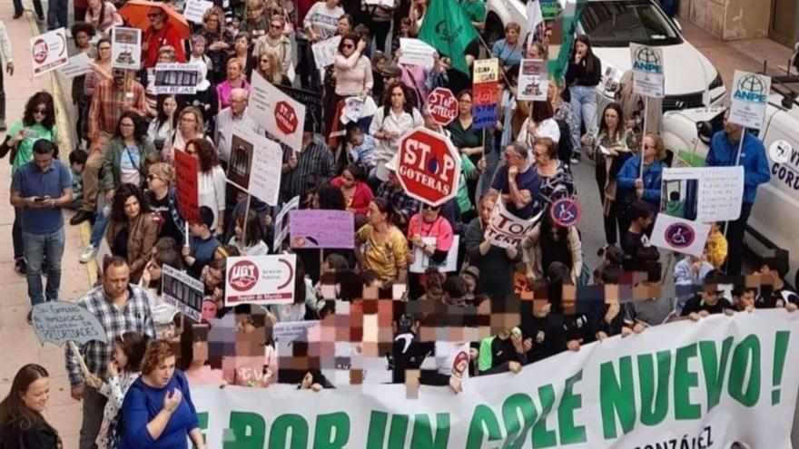 Manifestación en Blanca por un colegio público nuevo. | PLATAFORMA