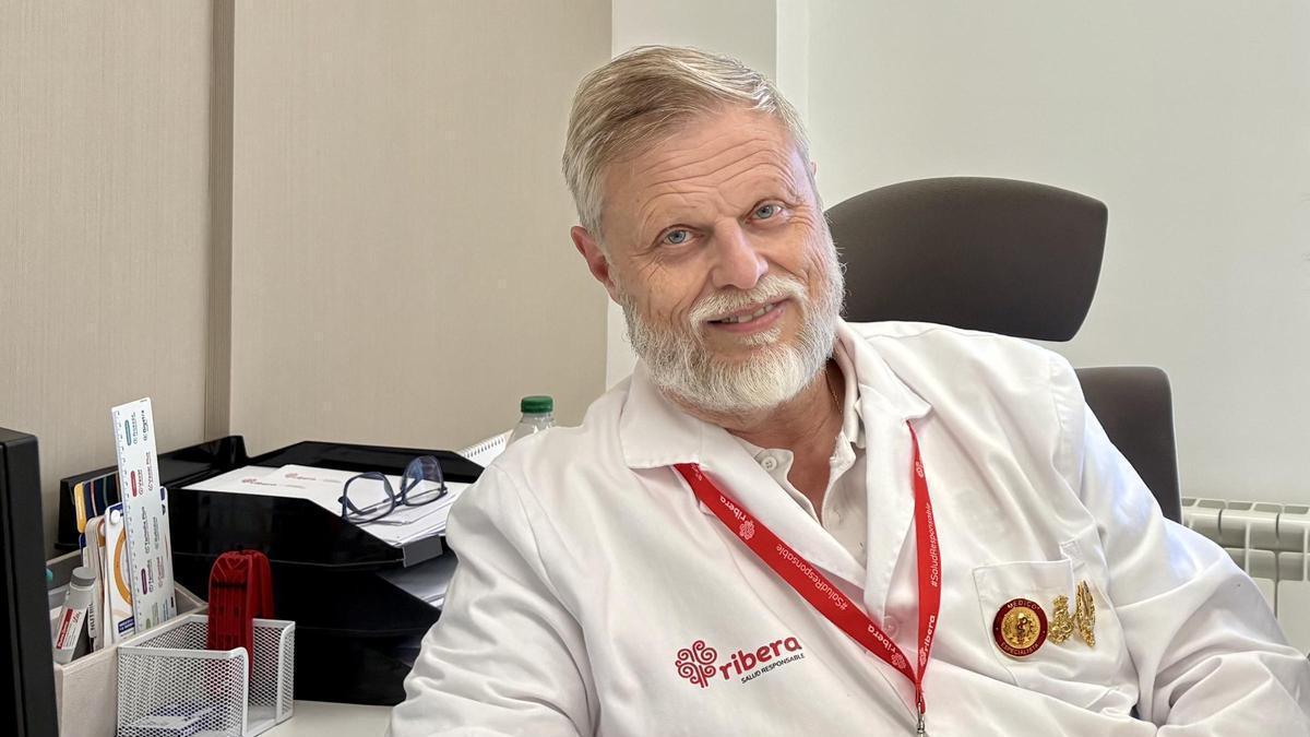 Eduardo Carreño, en el hospital Ribera Covadonga.
