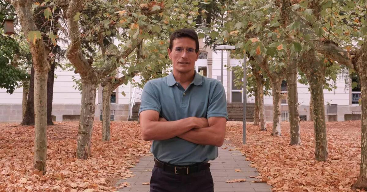 El profesor e investigador Pedro Orgeira, en el campus de Ourense.