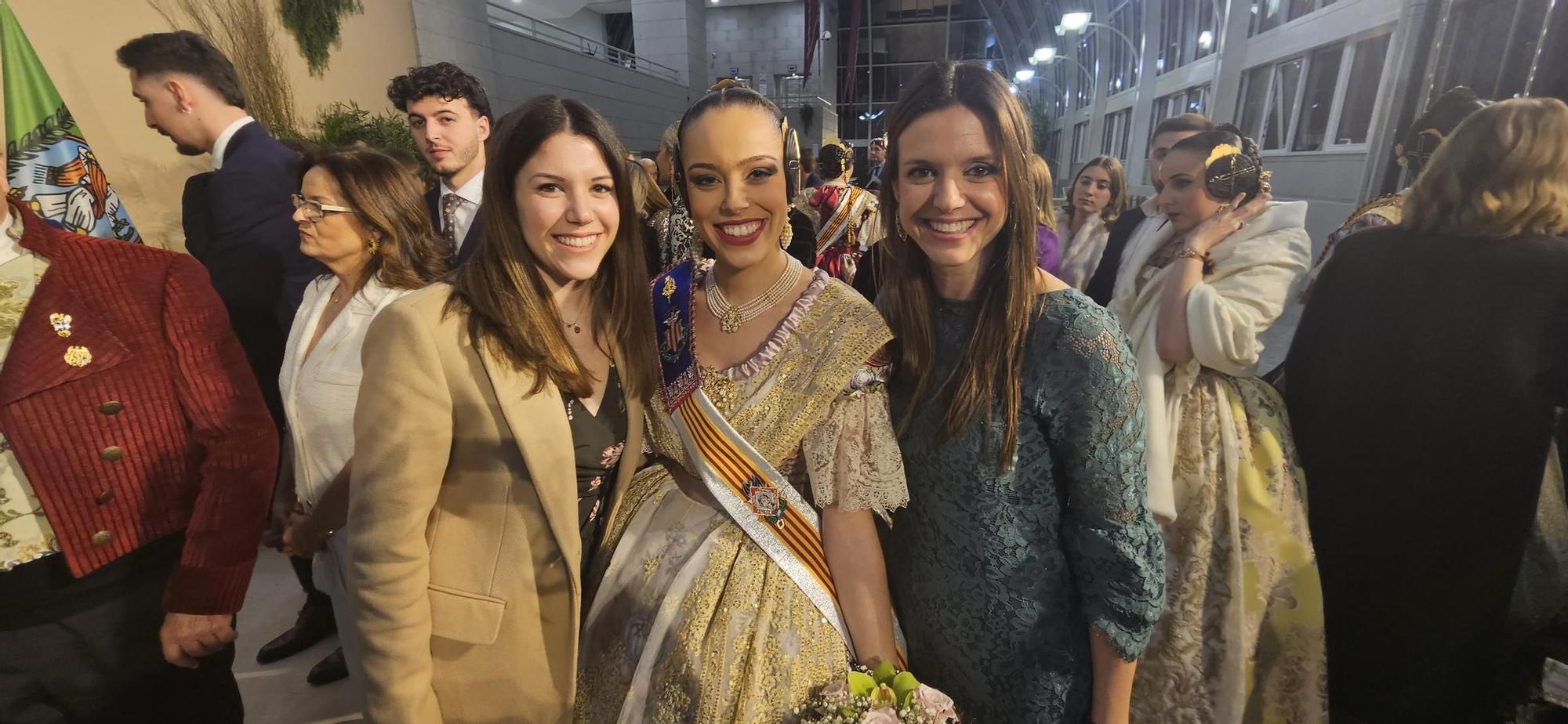 Trío de Gayanos: Nuria Solaz, con las hermanas Sara y Elena Rivero