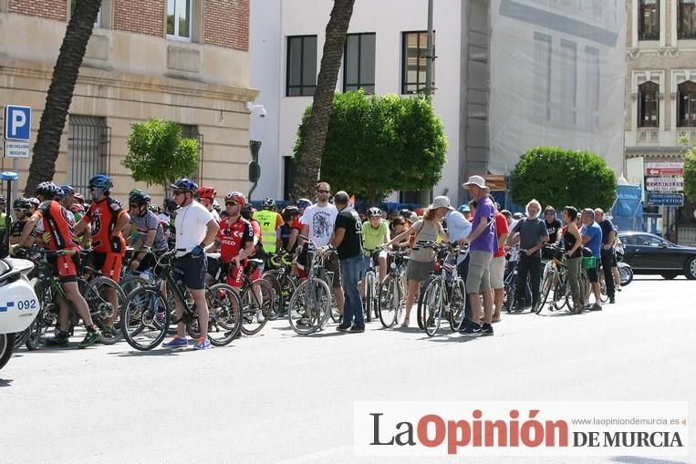 Concentración por la seguridad de los ciclistas