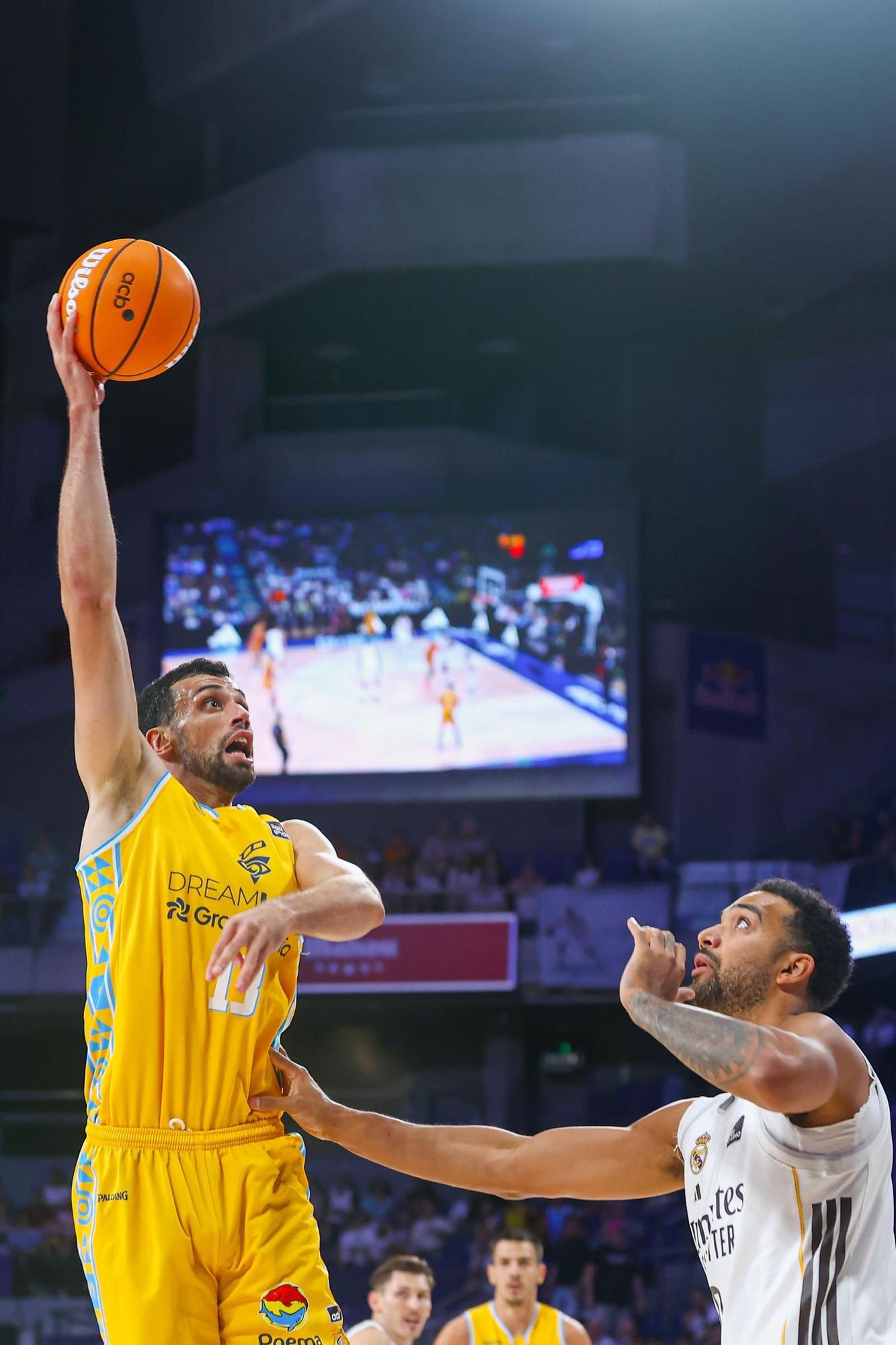 Galería del debut liguero del CB Gran Canaria ante el Real Madrid