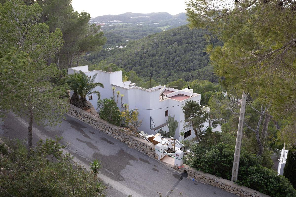 Las imágenes del derrumbe que dejó dos trabajadores heridos en Santa Eulària