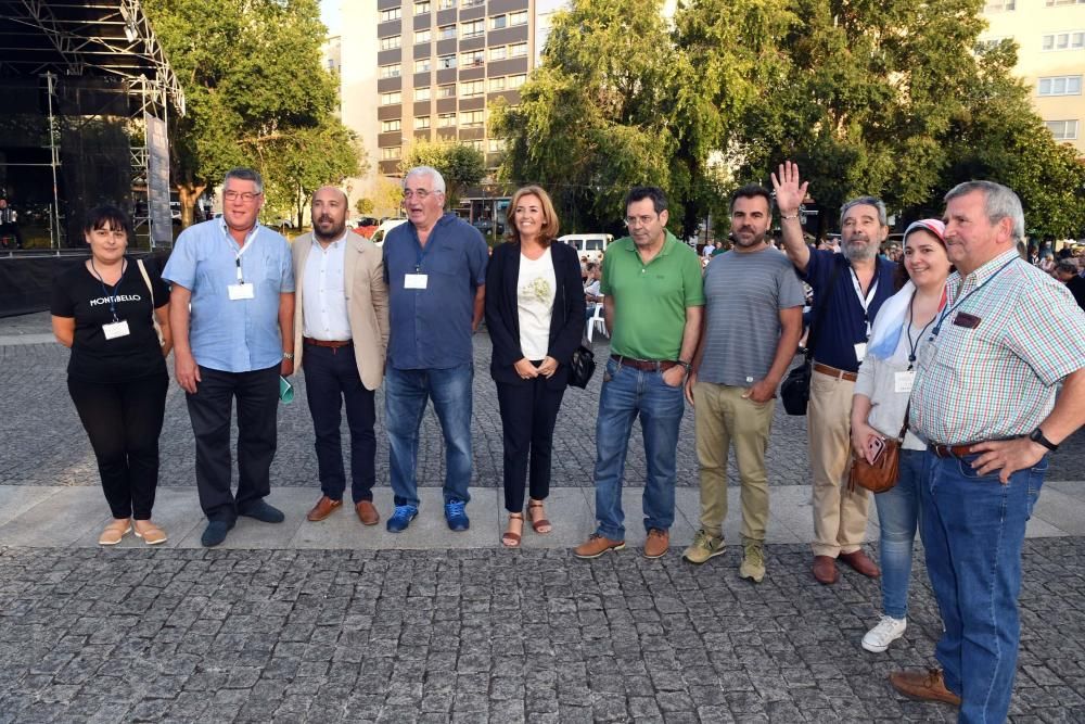 El portavoz municipal, José Manuel Lage Tuñas, fue el encargado de dar el pregón en una jornada con la música de La Tuna de Veteranos.