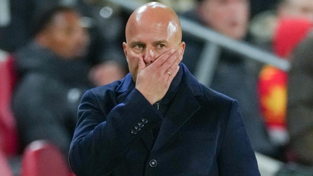 Arne Slot está en el punto de mira