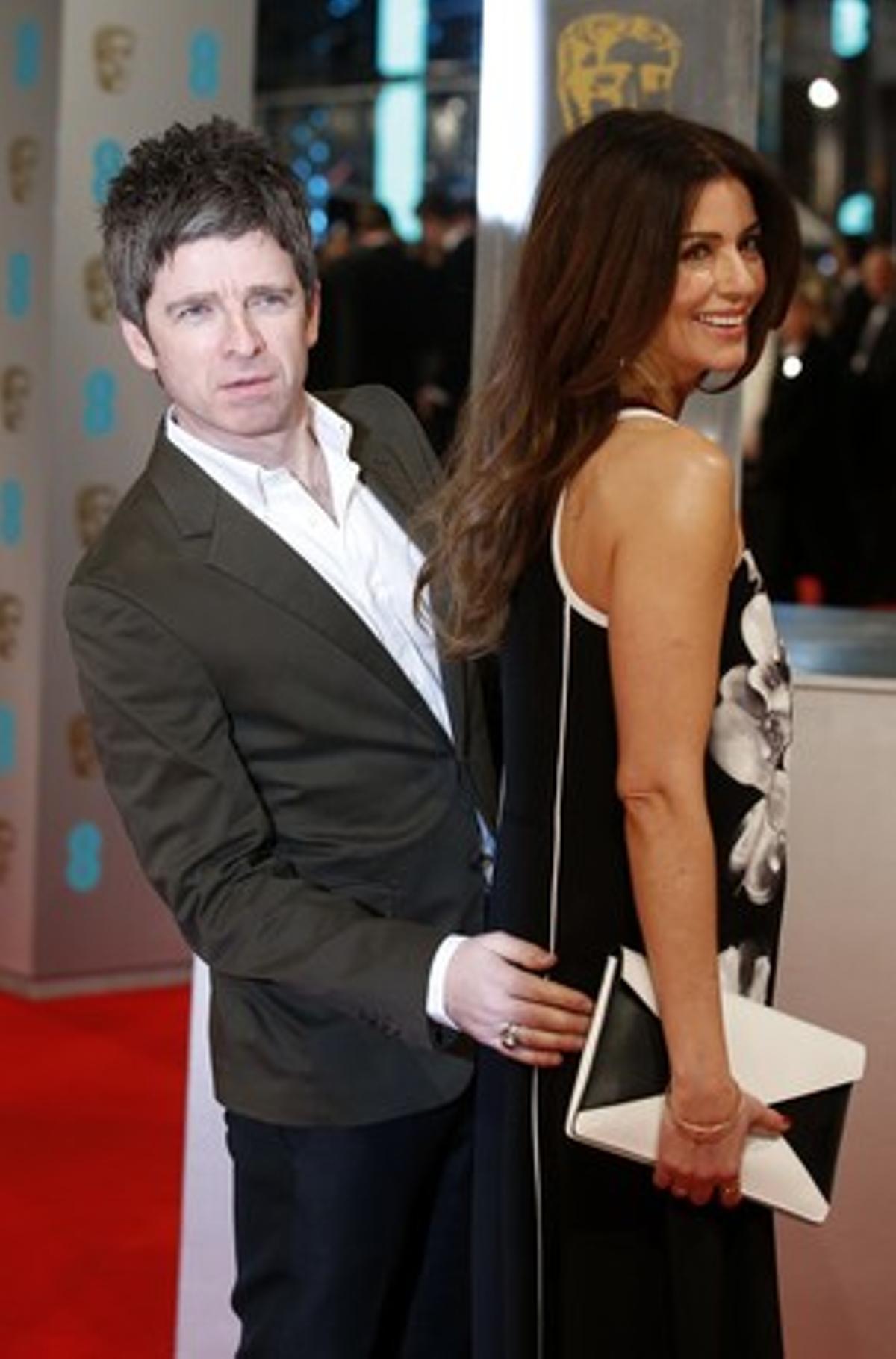 Noel Gallagher i la seva dona, Sara MacDonald, a la gala dels BAFTA, a Londres, al mes de febrer. Noel Gallagher i la seva dona, Sara MacDonald, a la gala dels BAFTA, a Londres, al mes de febrer.