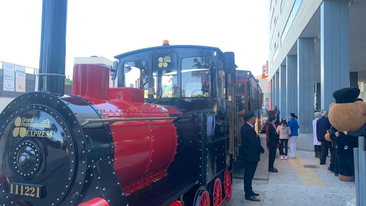 El Tren Real, en una parada en la Arrixaca