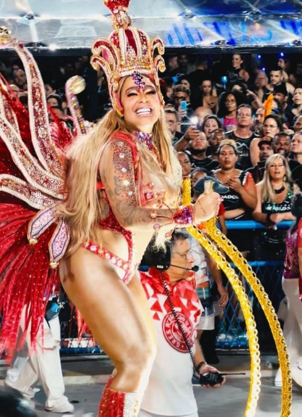 La hermana de Neymar arrasa en los carnavales de Brasil con este espectacular disfraz