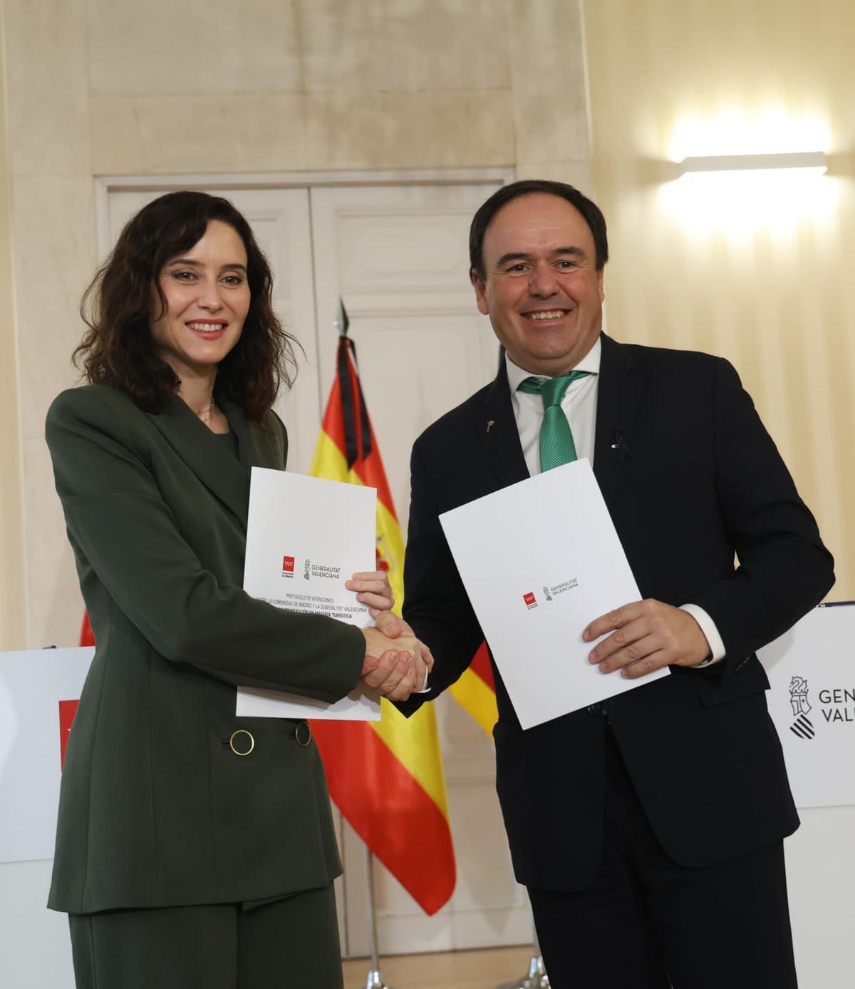 Juanfran Pérez Llorca e Isabel Díaz Ayuso firman un protocolo en materia de innovación turística, inteligencia de datos y desarrollo de proyectos estratégicos