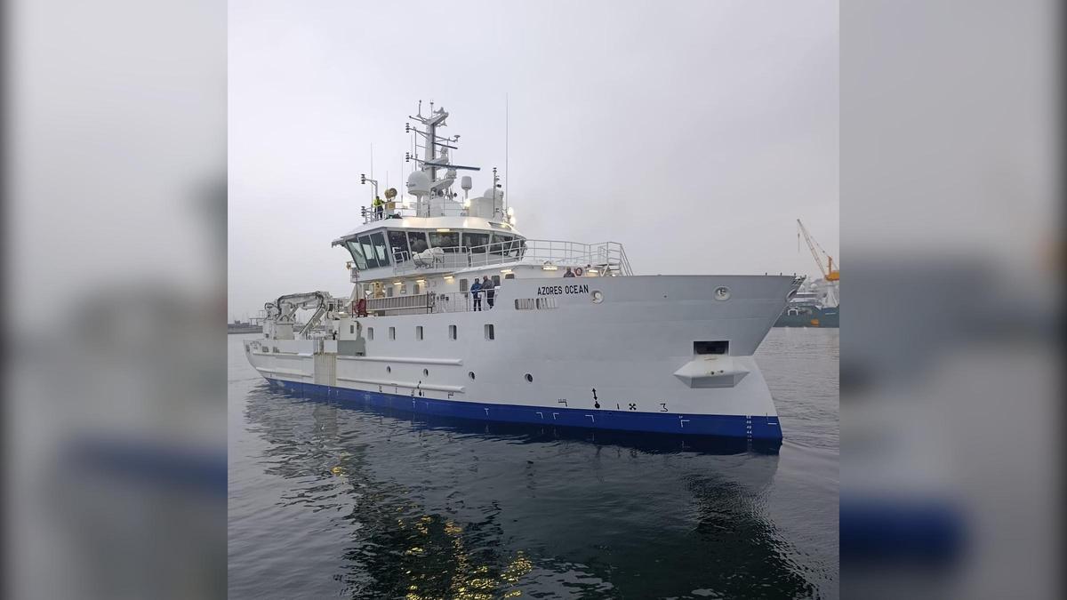 El oceanográfico «Azores Ocean», saliendo a sus pruebas de mar desde Armón Vigo