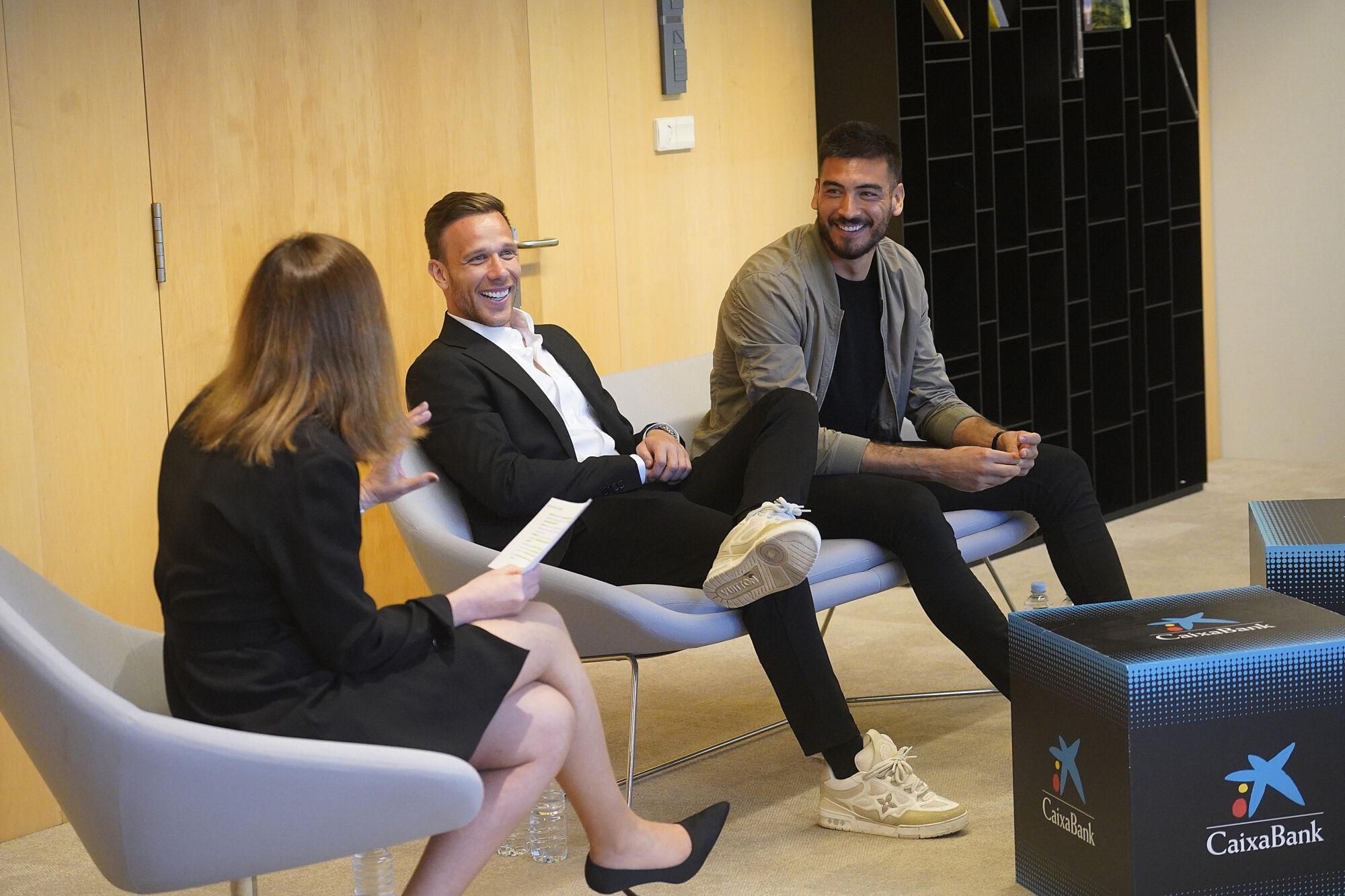 Girona seu Caixabank carrer de la Creu trobada Arthur Melo i Gazzaniga amb aficionats Meet and Green