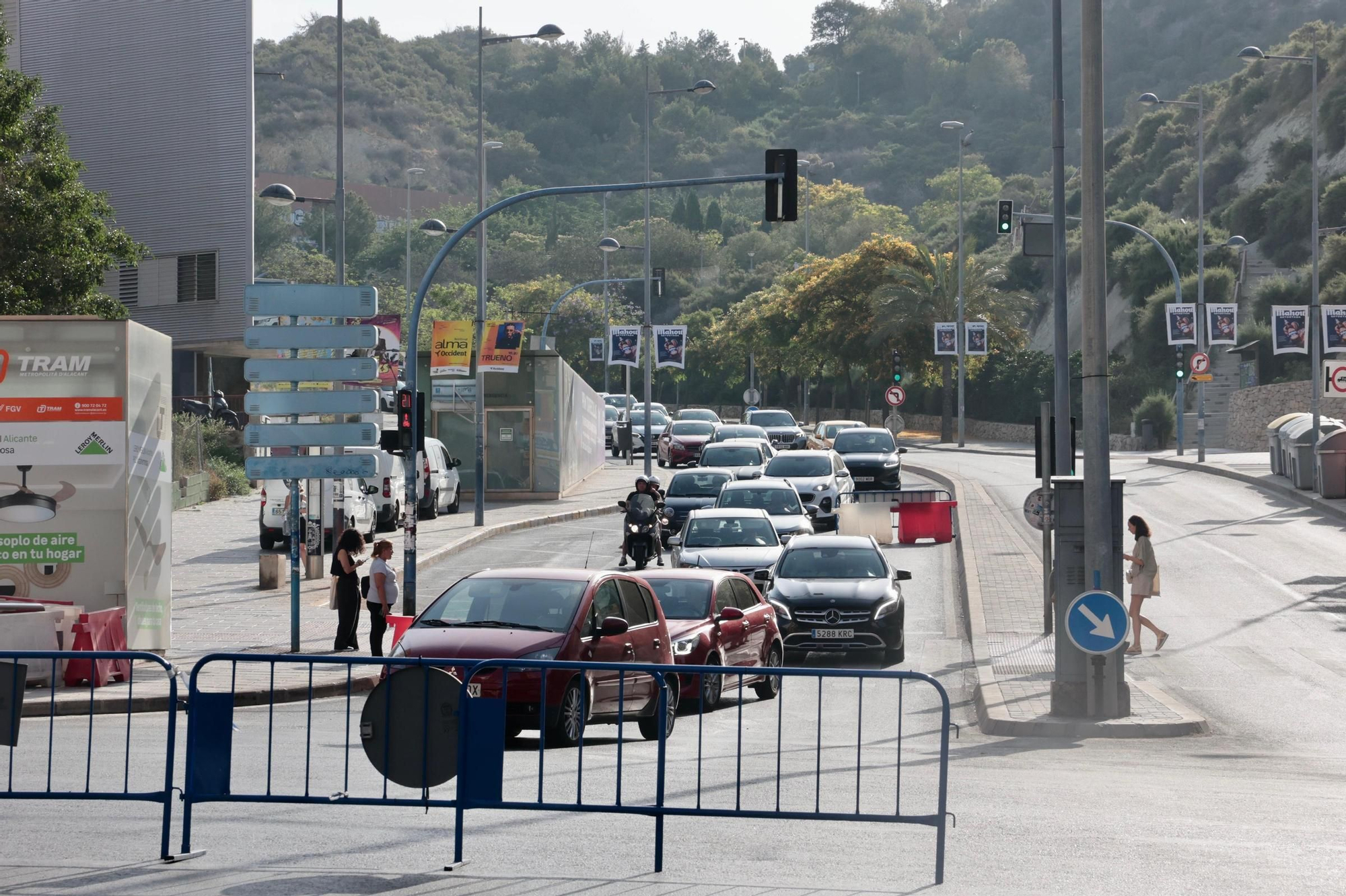 Primeros atascos en Alicante por las Hogueras 2025