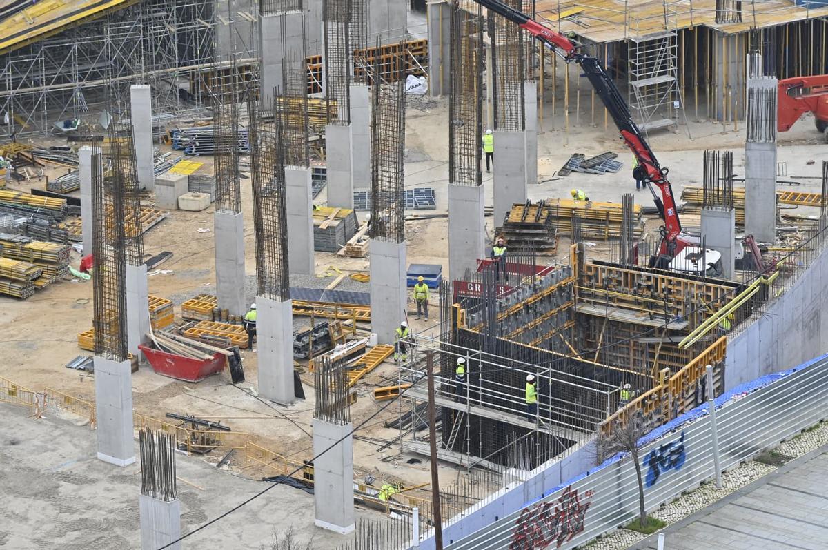 En imágenes | Una Cincomarzada atípica en Zaragoza: el Tío Jorge vacío y las máquinas trabajando en San Miguel y La Romareda