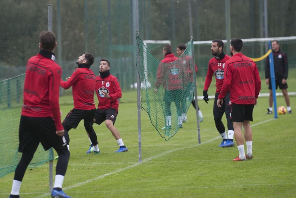 El Dépor se entrena tras golear al Oviedo