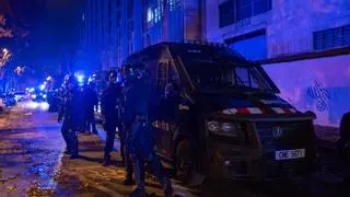 Directo | Comienza el desalojo de un gran asentamiento de cientos de migrantes en Badalona