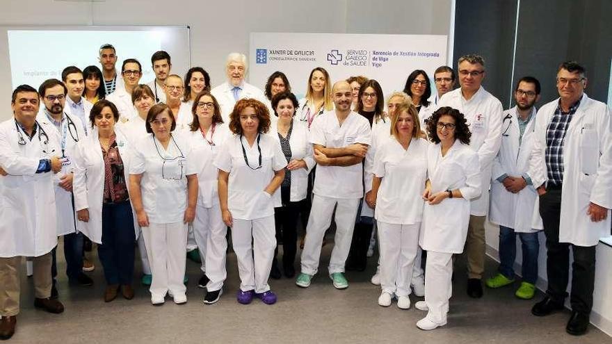 El equipo del Servicio de Cardiología de Vigo que participó en la intervención pionera.