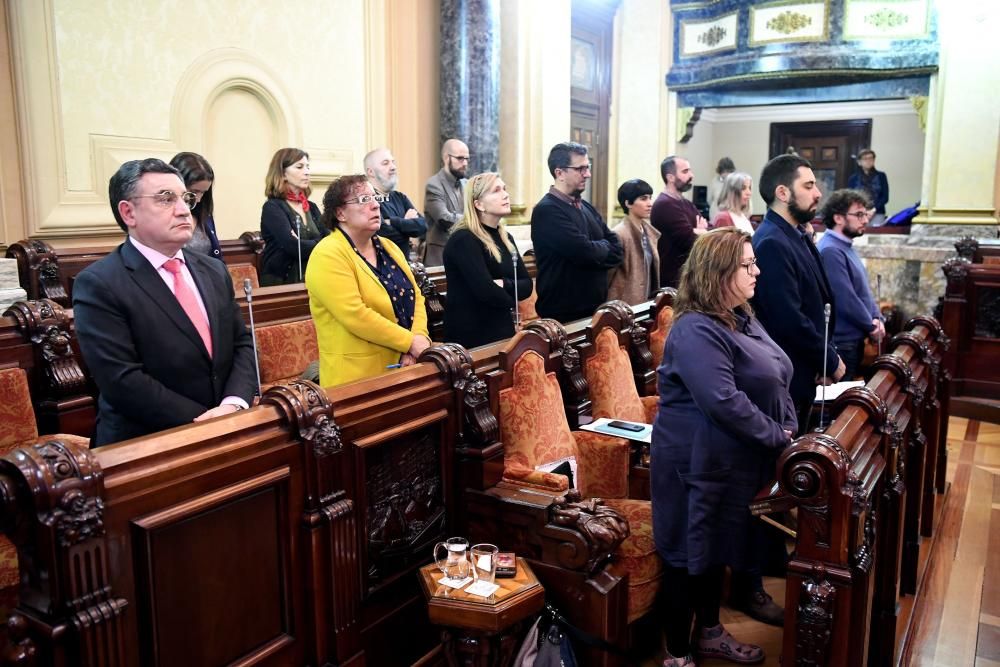 O Castrillón convoca a varias entidades y residentes a título individual antes del pleno para pedir a los grupos municipales que aprueben el presupuesto para este año.