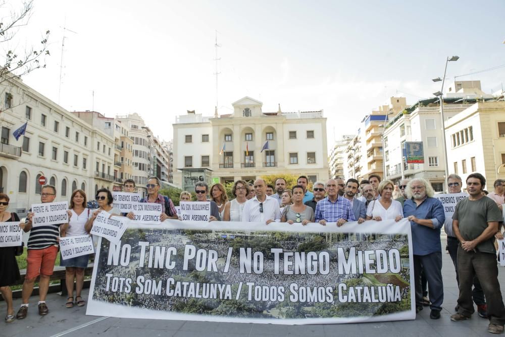 Concentración contra el terrorismo en Alicante