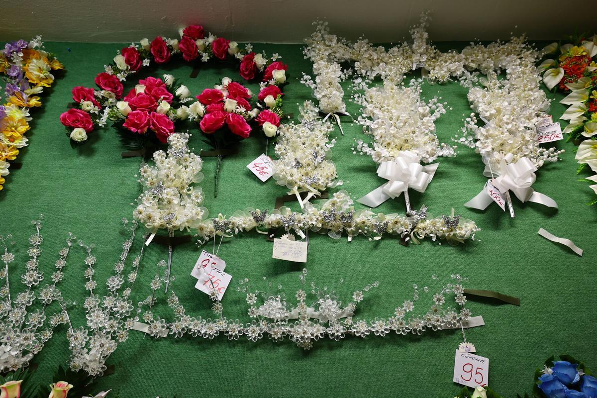 Regalos Izquierdo-Tello,  la tienda de toda la vida que dice adiós al barrio de Torrero: "Estamos aquí desde que se vendía a la antigua"