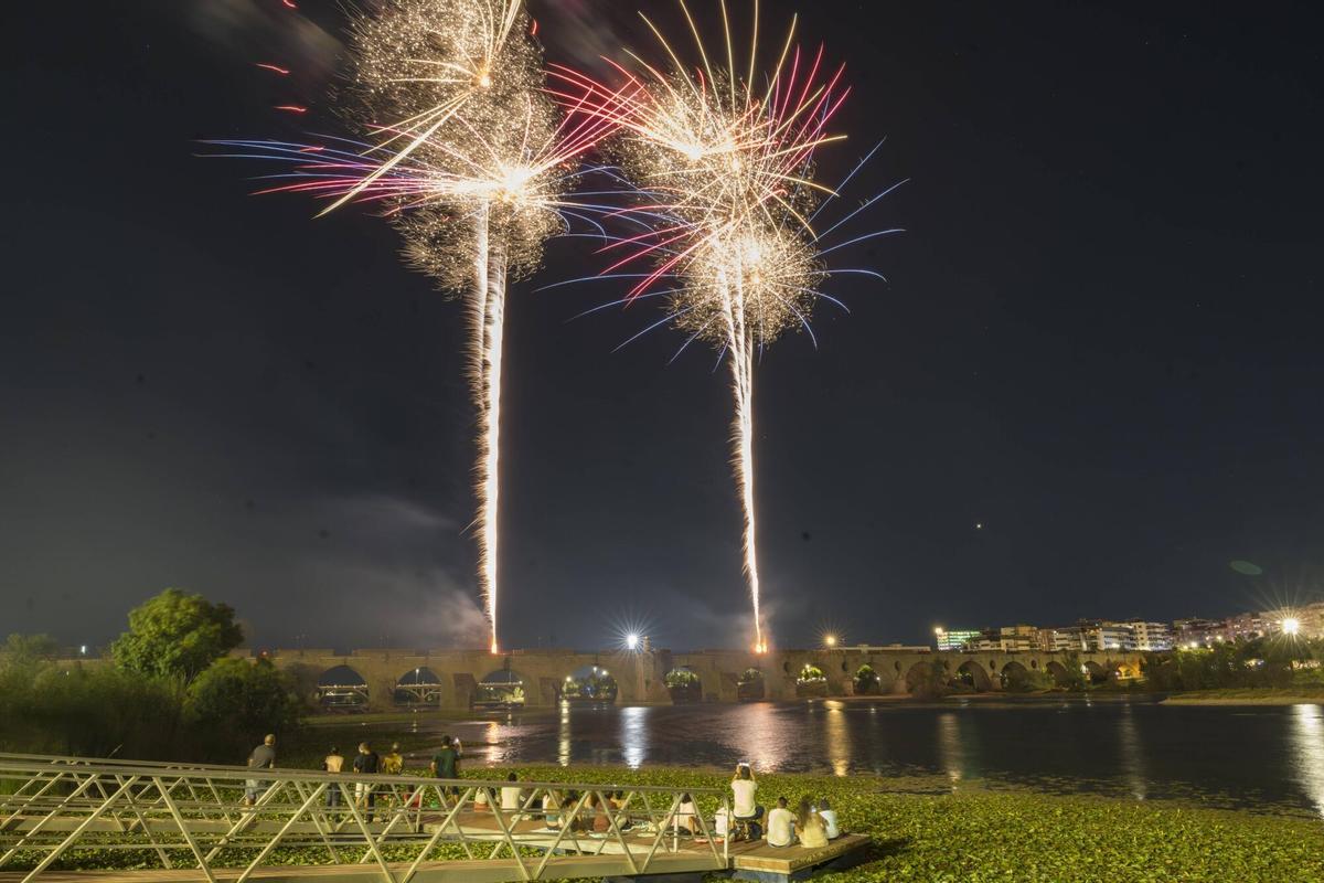 Las imágenes de los fuegos artificiales de Badajoz