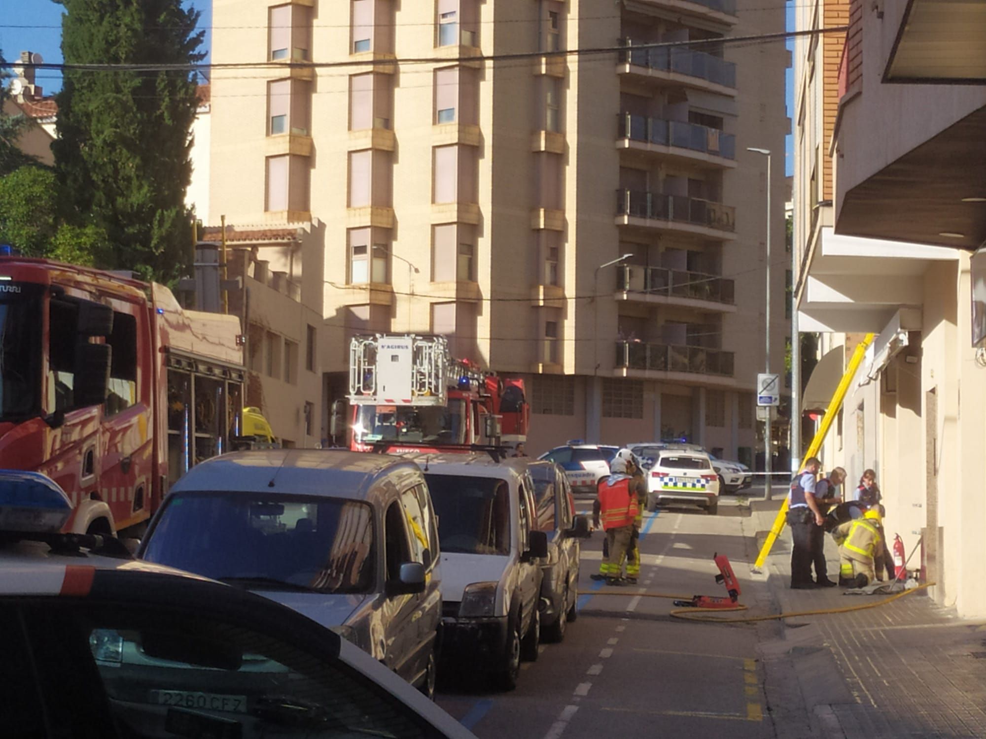 Incendi en un bloc al carrer Súria de Manresa