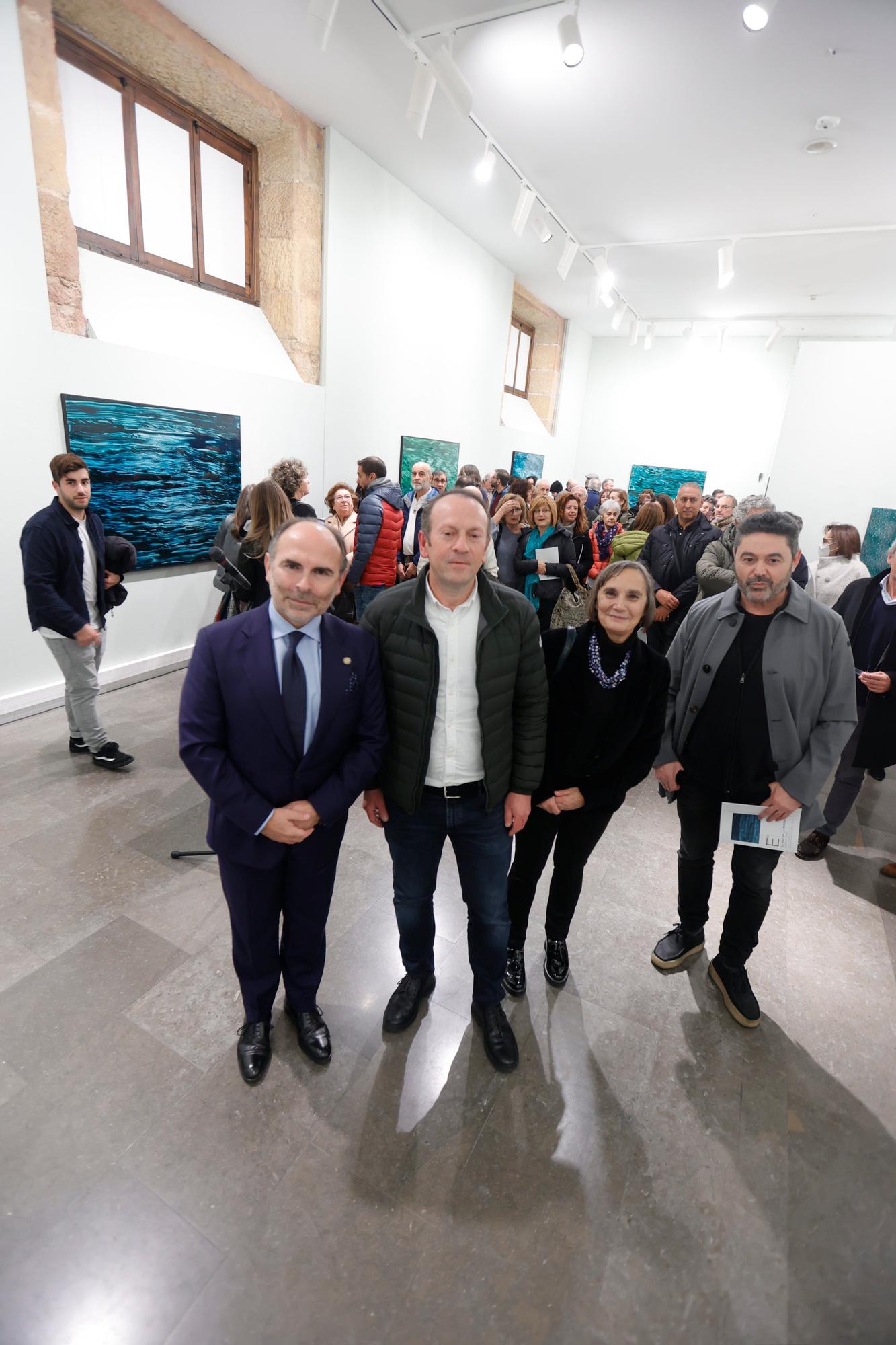 EN IMÁGENES: Guillermo Simón inunda la Universidad de mar y de obras "pintadas con el alma"
