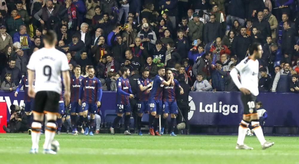 Las mejores imágenes del derbi Levante UD - Valencia CF