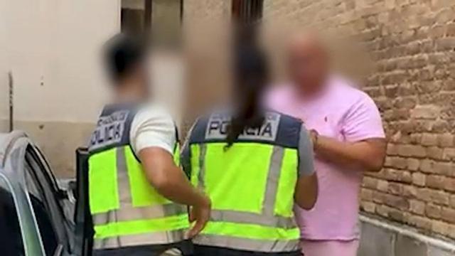 Traslado del fugitivo detenido en Pilar de la Horadada.