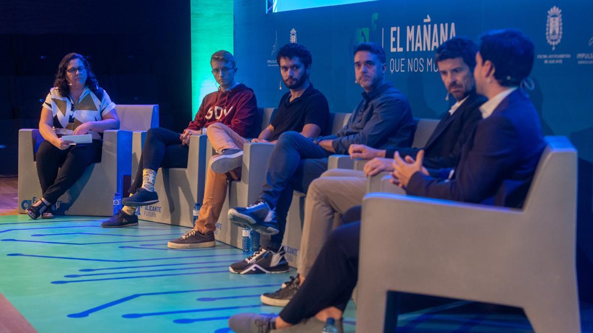 Cinco empresarios alicantinos debaten en Alicante Futura.