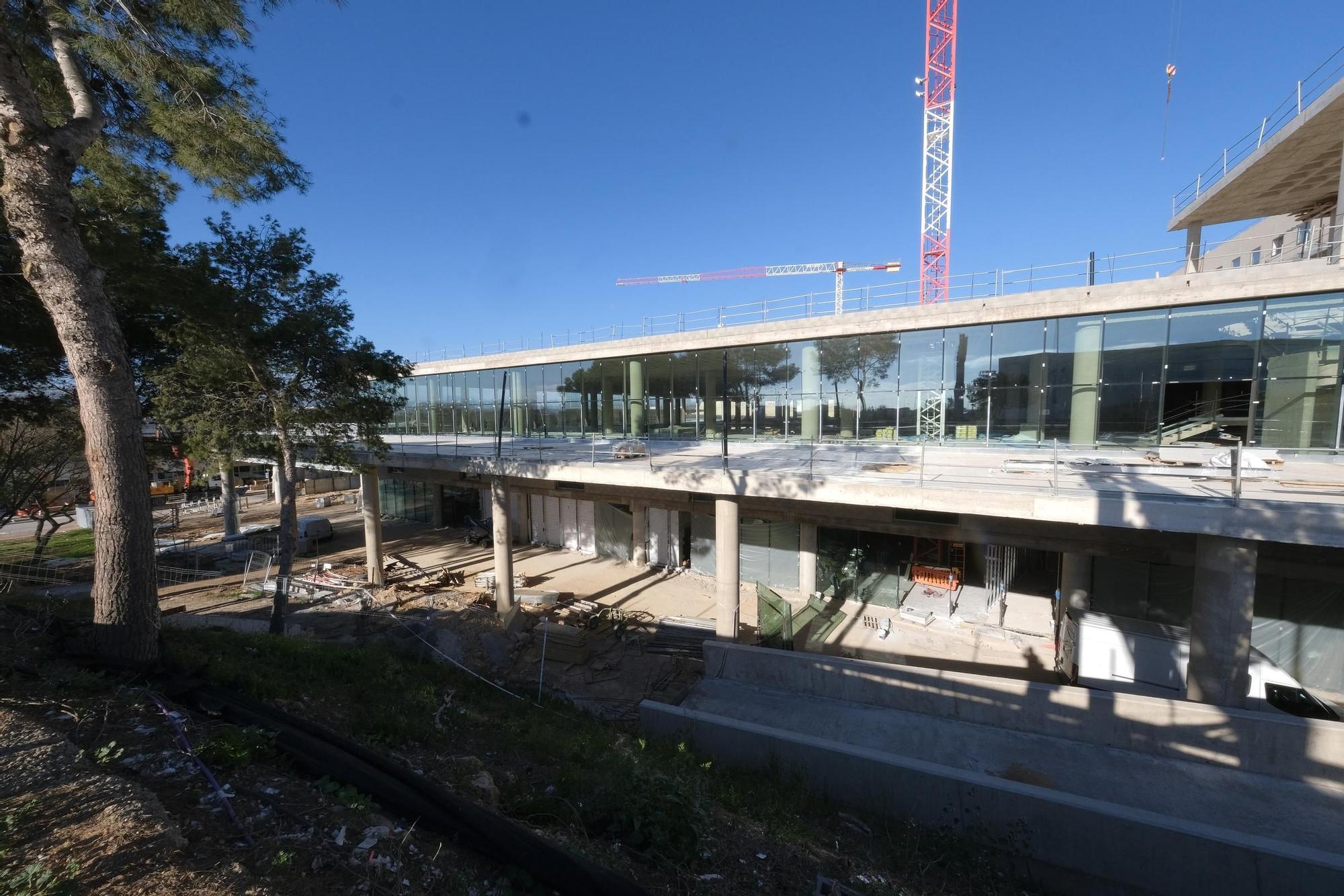 Obras en el aeropuerto de Palma: Las fotos de la nueva pasarela que une la zona nueva de la terminal y el módulo A