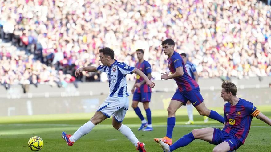 Olasagasti da un paso al frente con Luís Castro