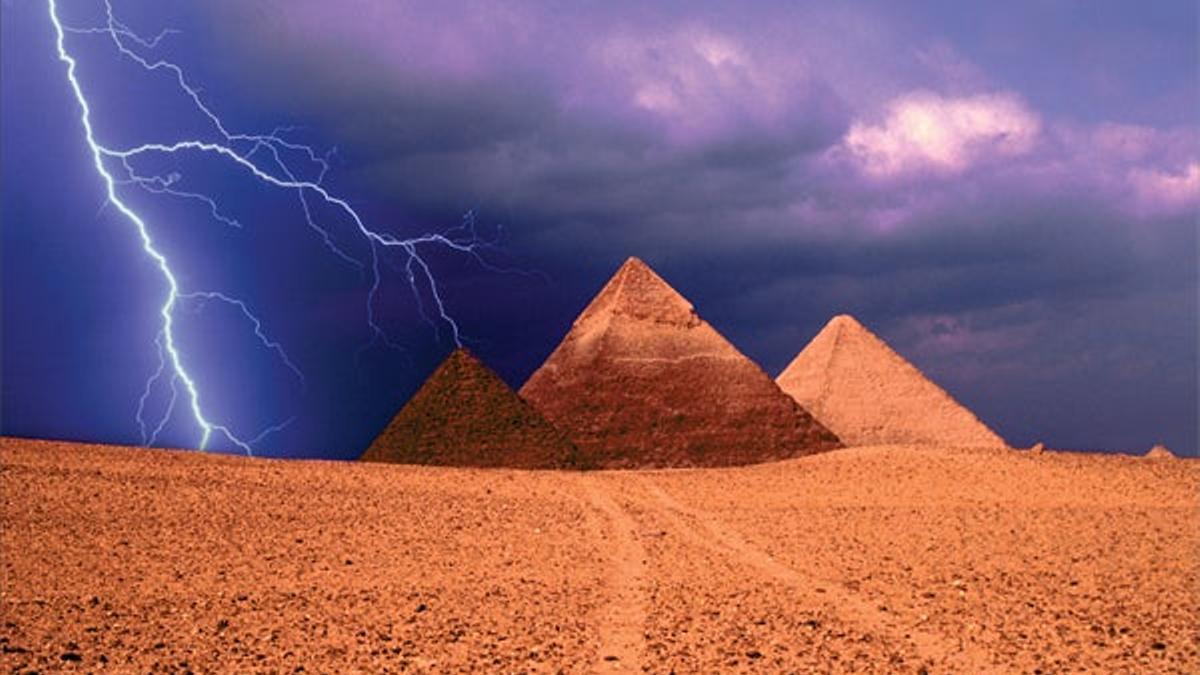 Pirámides de Giza (Egipto)
Son el prototipo de las maravillas del mundo, especialmente la mayor de