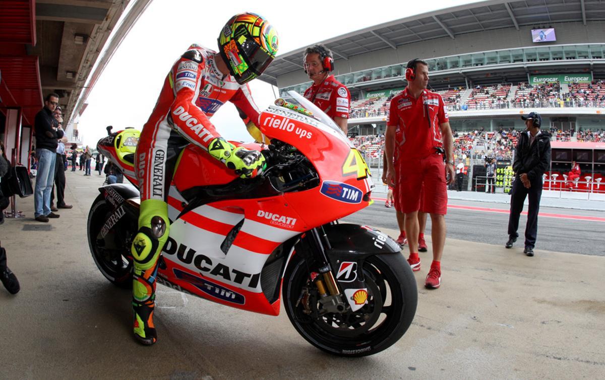 En 2011 Valentino Rossi ficha por Ducati.