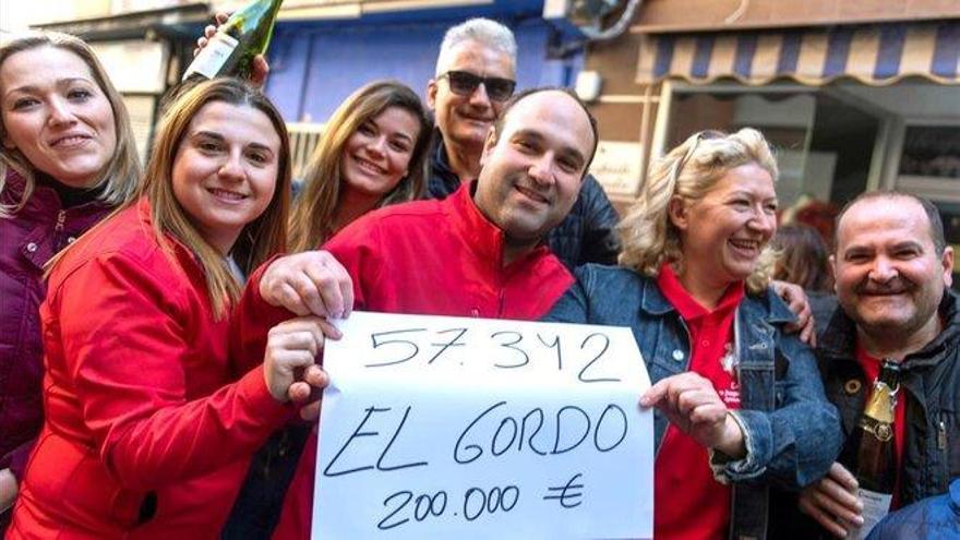 Lluvia de millones al pueblo que inspiró una película falsa sobre el Gordo