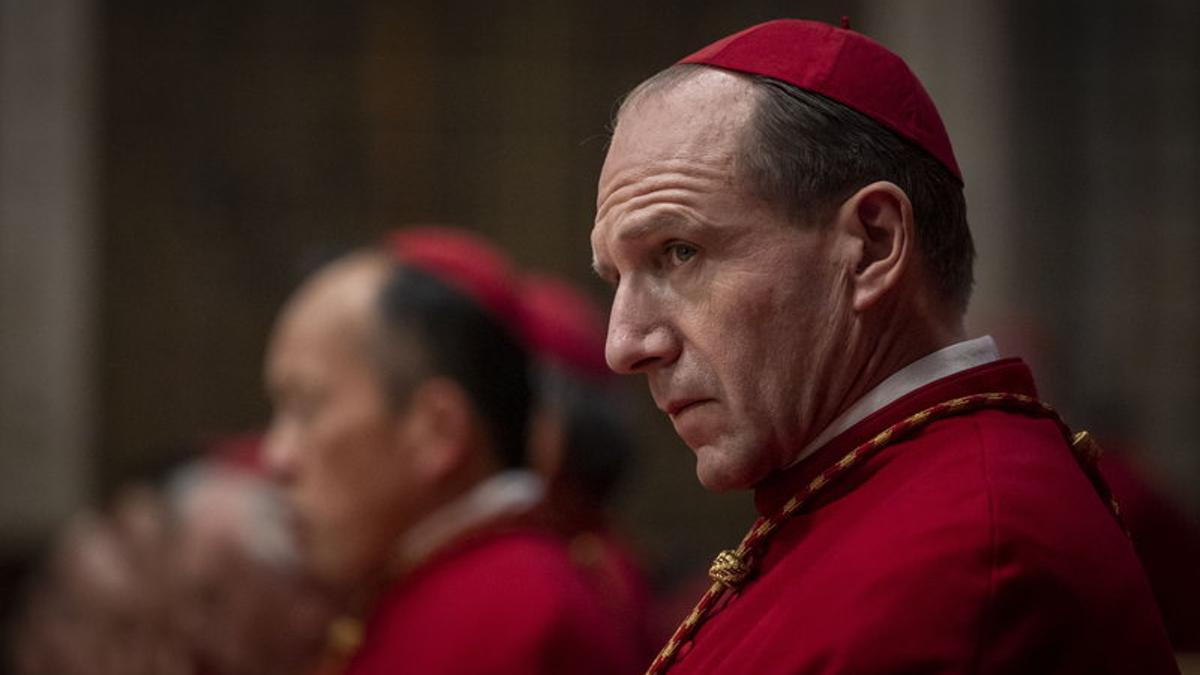 Ralph Fiennes en 'Cónclave'.