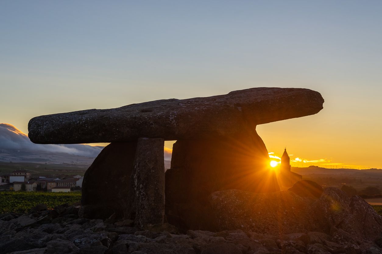 El dolmen de la chabola de la hechicera fue descubierto en 1935.
