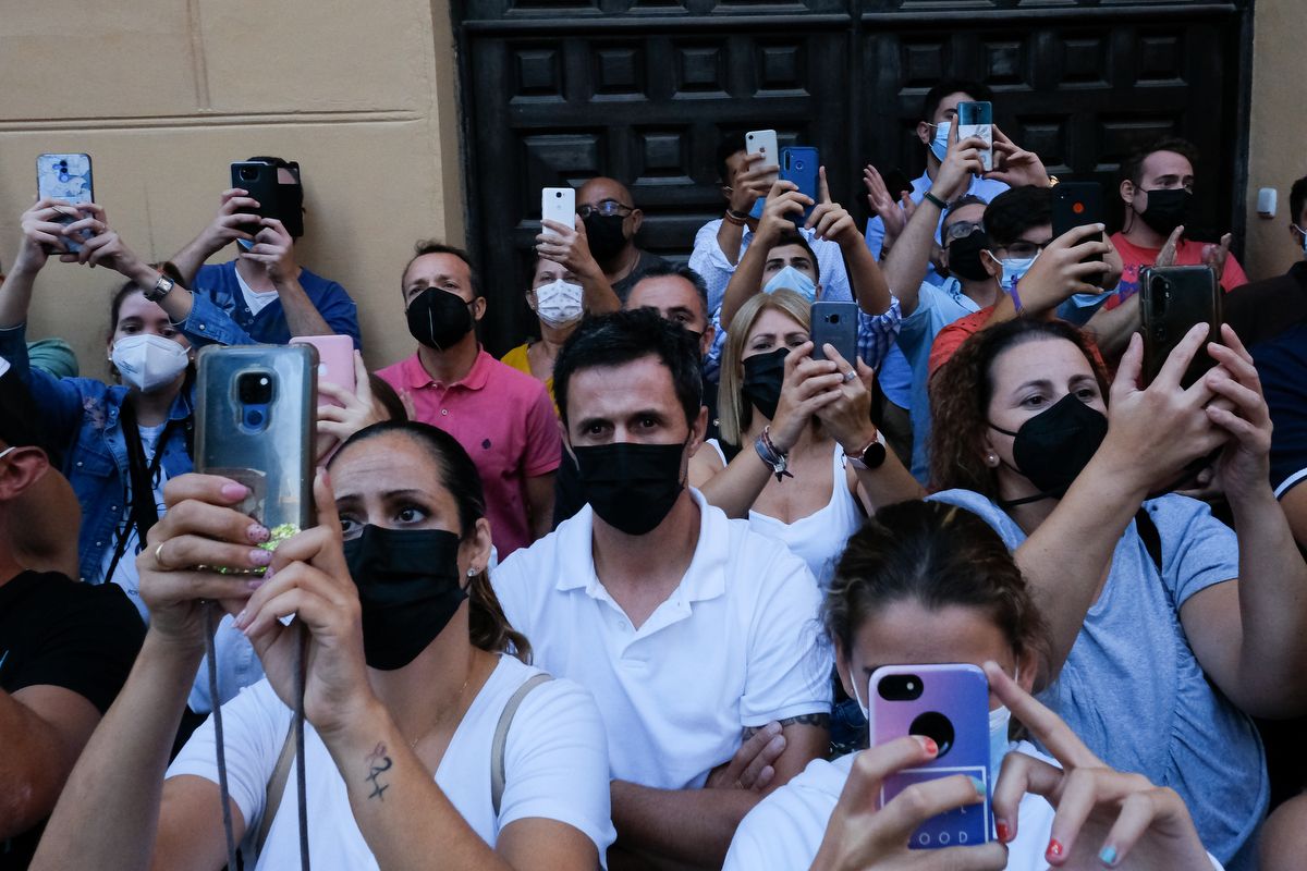 Madrugada de traslados para la veneración 'El Verbo Encarnado' en la Catedral