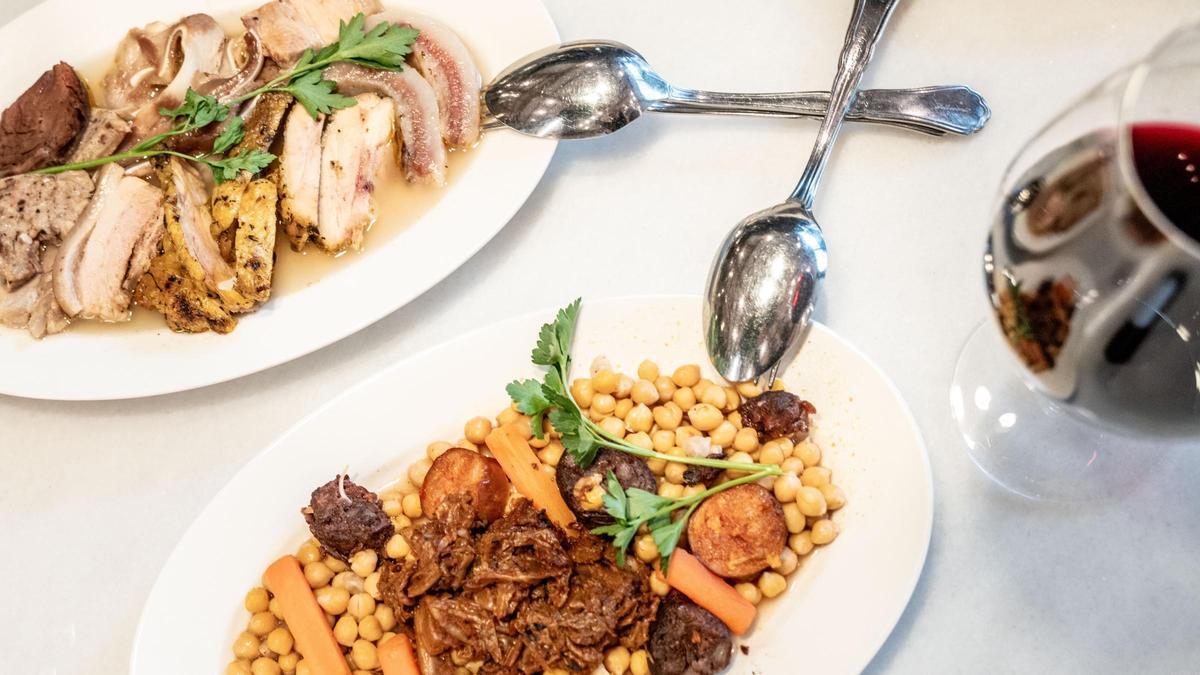 La carne y las legumbres y verduras del cocido de Molino de Pez.