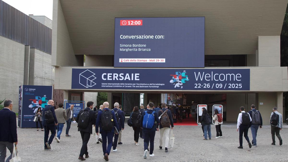 La revista da cobertura a las empresas de Castellón en las principales ferias del sector, como Cersaie.