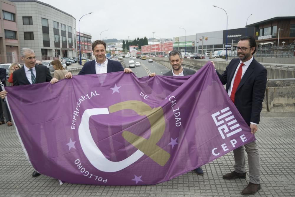 La bandera reconoce la calidad de los parques empresariales.