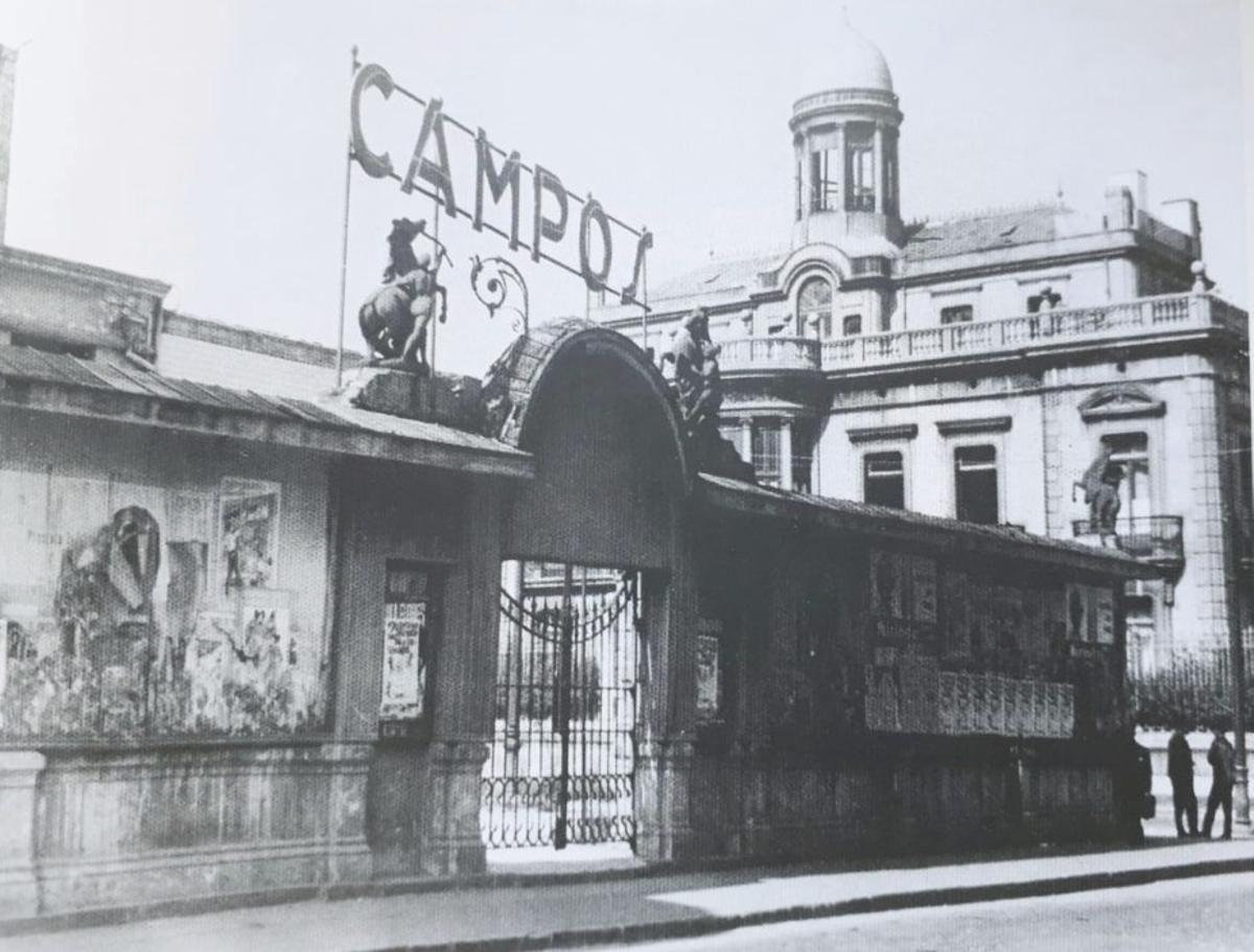 Tareas de derribo del recinto.