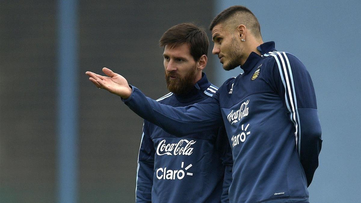 Icardi y Messi en un entrenamiento ante del partido ante Uruguay.