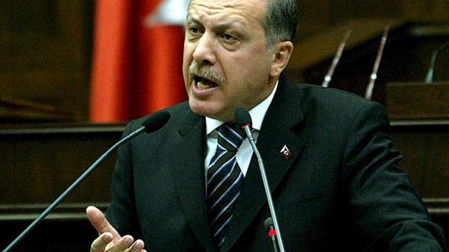 El primer ministro, Tayyip Erdogan, comparece ante el Parlamento.