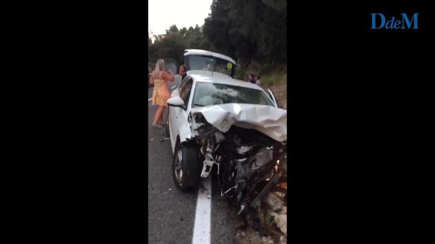 Tres heridos graves en una colisión entre dos turismos en la carretera de Escorca