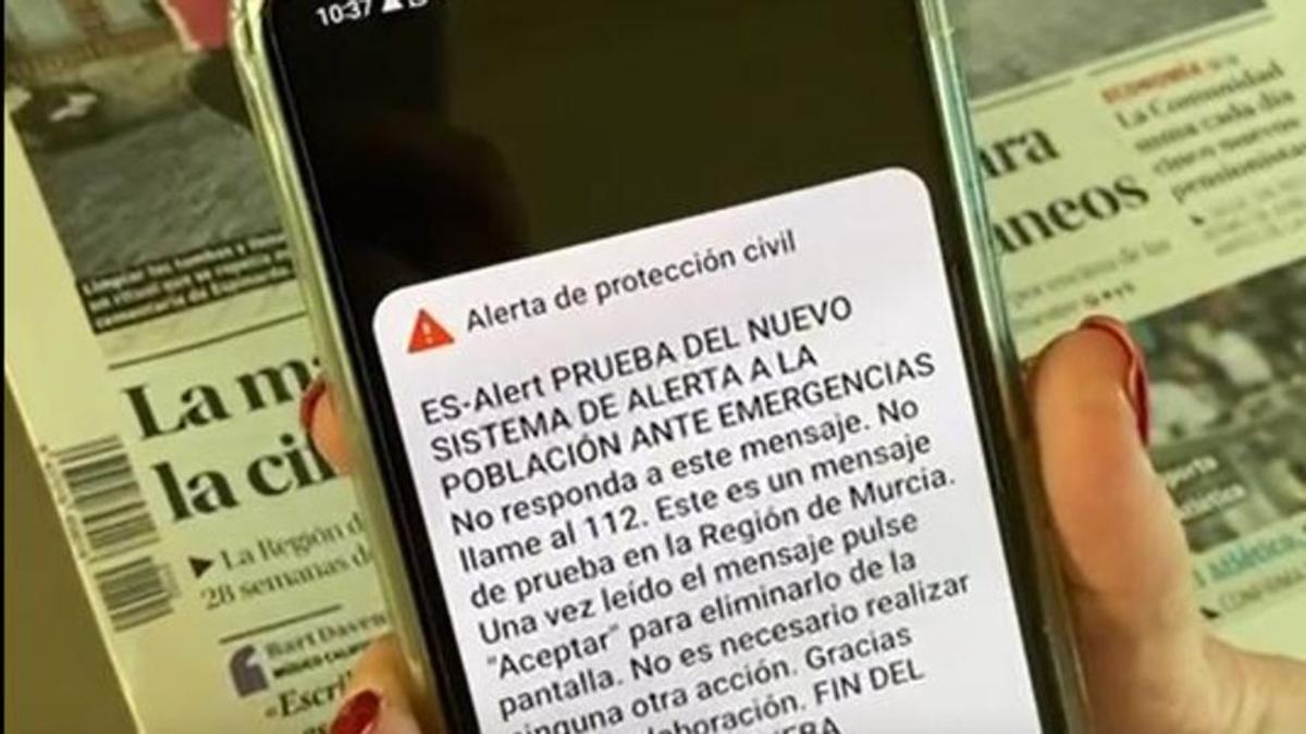 Así se vio la alerta ante emergencias en los móviles de la Región de Murcia.
