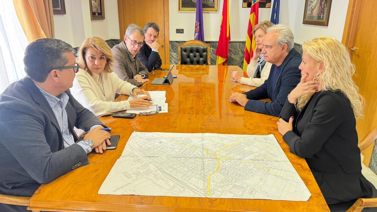 Reunión entre el Ayuntamiento de Utiel y la Conselleria de Vivienda.