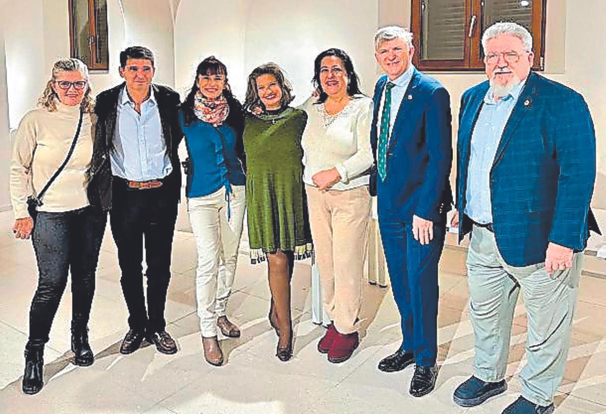 Doris Fernández,Javier de Prado,Ana Rodríguez,Sonia Saavedra,Soledad Hidalgo,José Fernández y Jaime  Planas.jpg