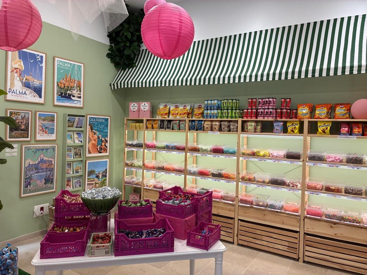 Dulce Deli, la tienda de golosinas situada en la calle Ample de la Mercè.