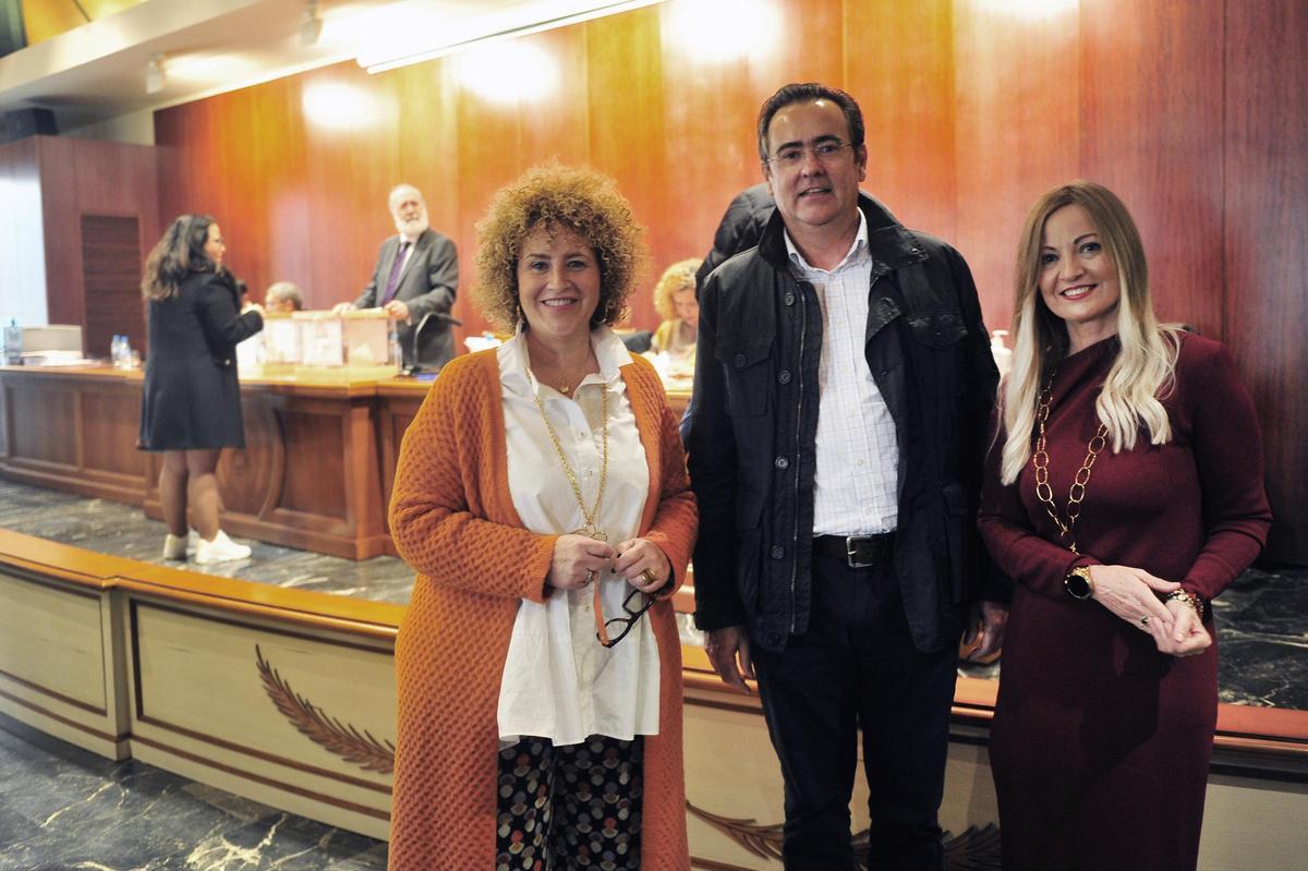 Diego García, el día de la elección con sus dos contrincantes por el decanato, Mónica San Emeterio y Cristina Birlanga
